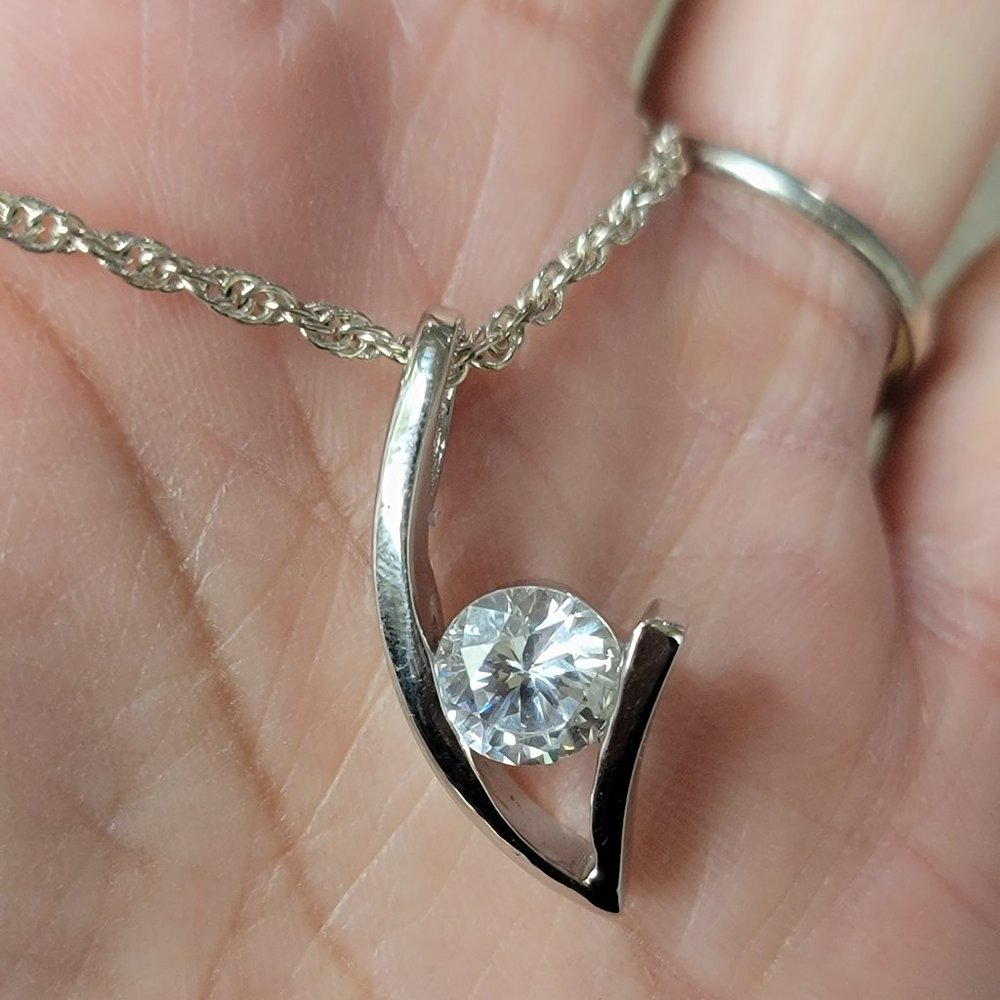 Solid 925 Sterling Silver Classy Elegant Modern D… - image 2